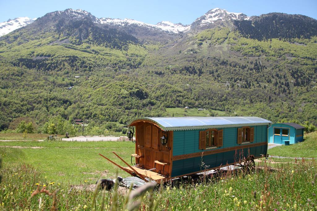 Roulottes Montagne Pyrenees Hotel Luz-Saint-Sauveur Bagian luar foto