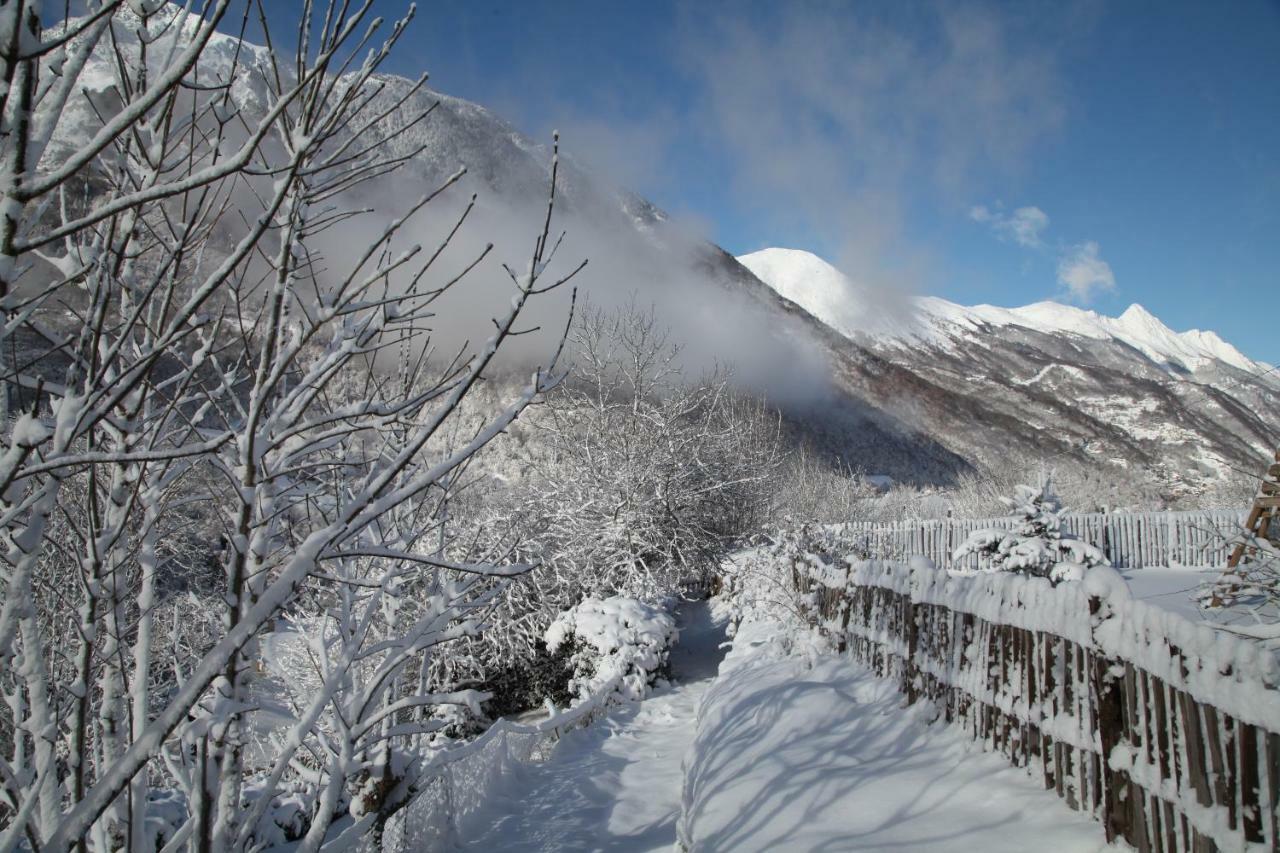 Roulottes Montagne Pyrenees Hotel Luz-Saint-Sauveur Bagian luar foto